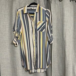 woman’s shirt dress size small